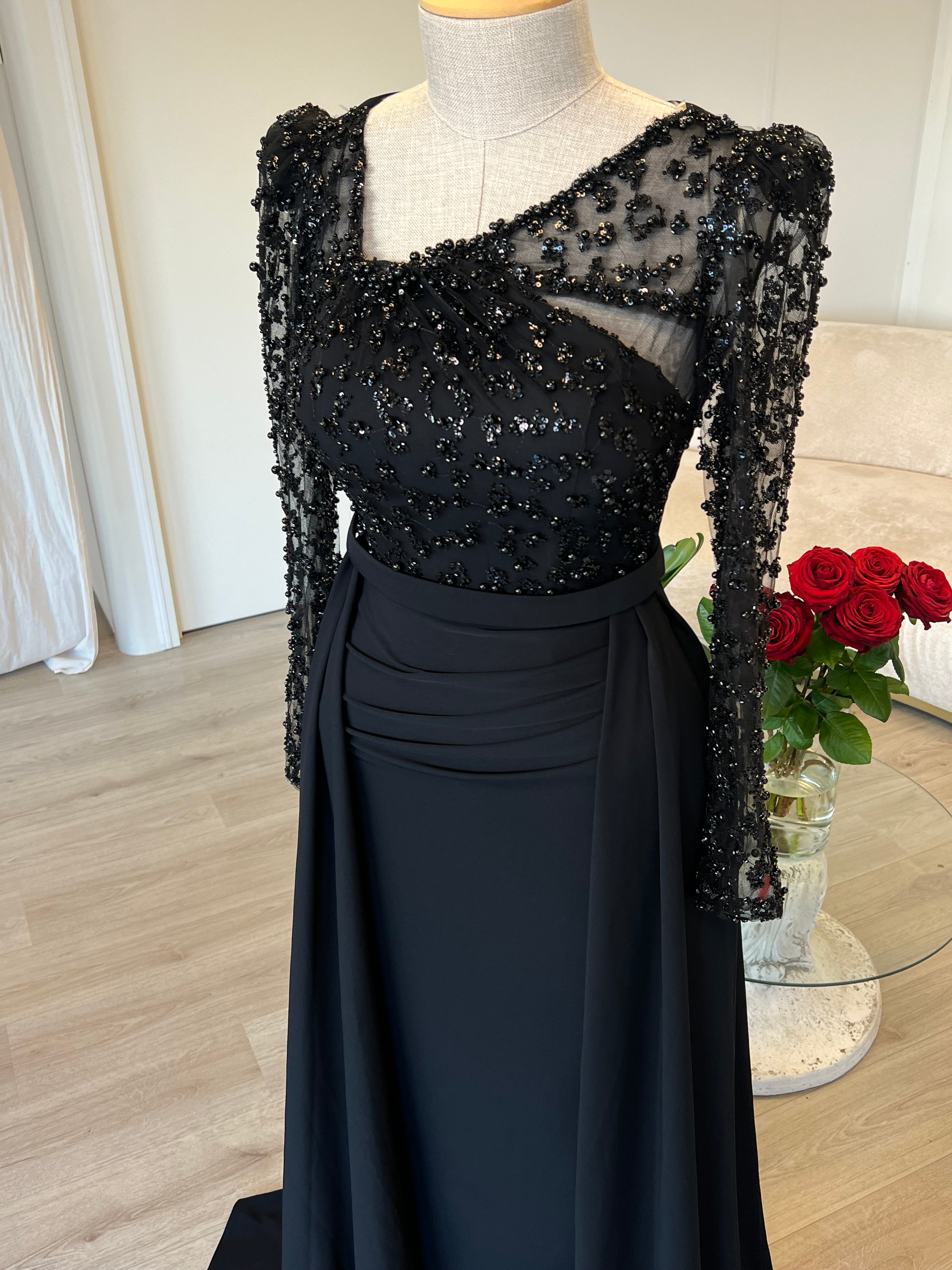 The Zara dress black Leyna Dresses The Zara dress black Leyna Dresses
